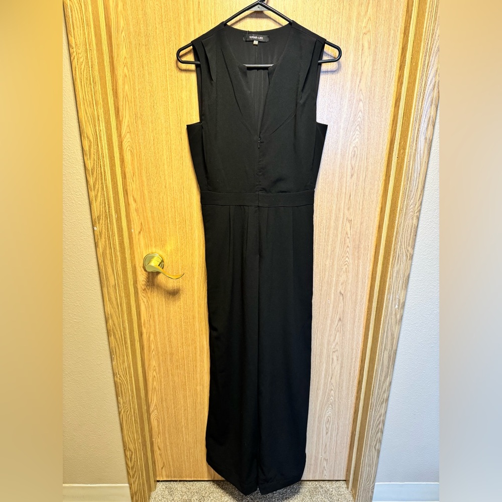 Elegant Black Sleeveless Pantsuit